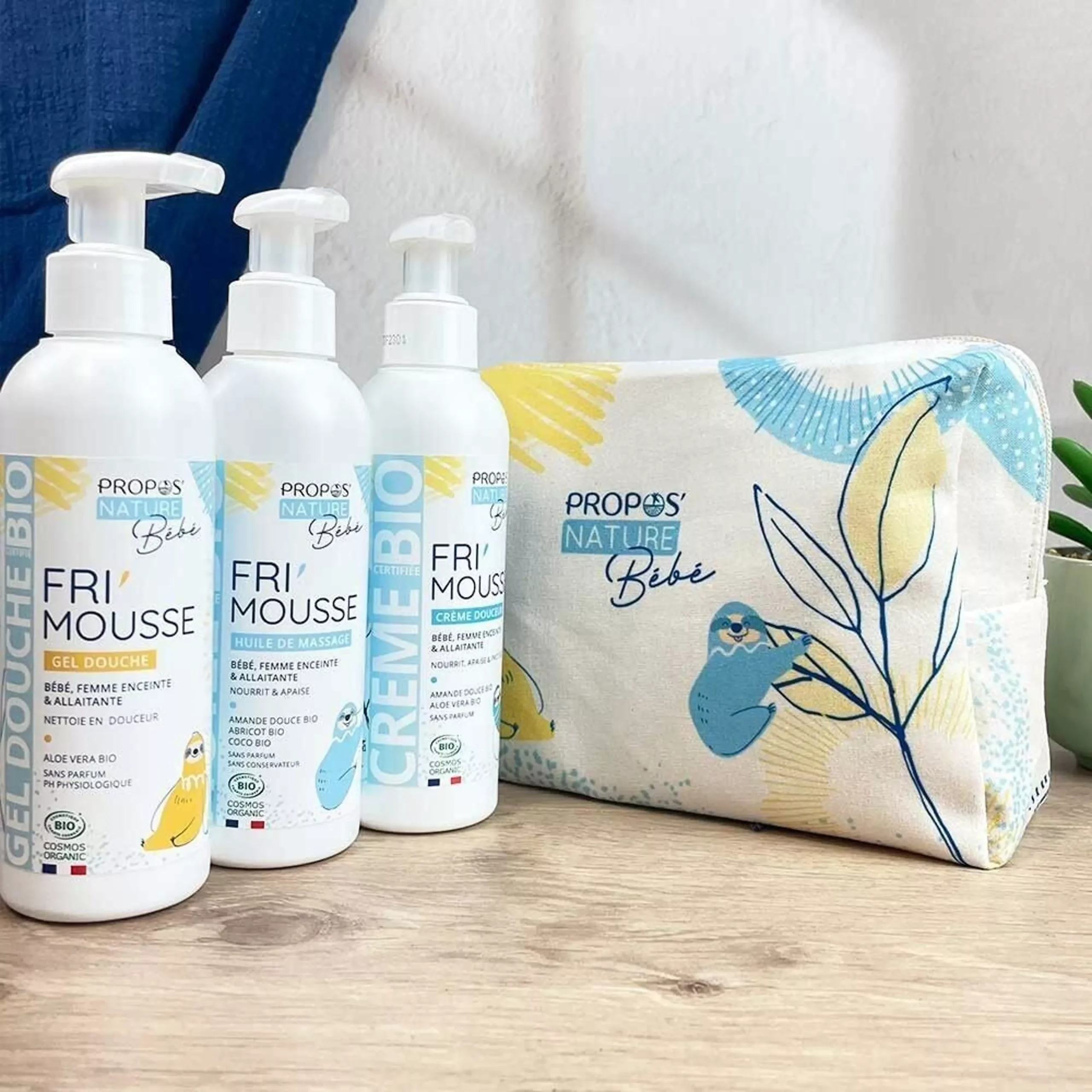 3 tubes à pompes blanc et une trousse